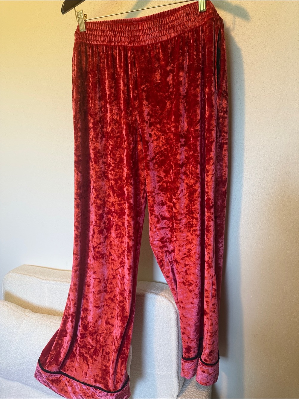 sofia vergara intimates pjs Crushed Velvet Two-Piece Pajama Set - Red - Picture 6 of 7